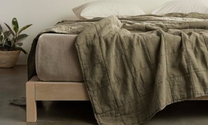 Premium Quality Plain <b>Waterproof</b> 100% Cotton 8-Piece Bedlinen Anti-Static Luxurious Softness Breathable Cooling Comfort 200TC - Product Image 5