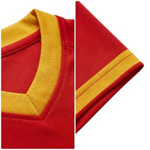 Maillot de football unisexe rouge uni à col en V et manches longues, en tissu maille polyester respirant et anti-humidité, coupe ample, toutes saisons - Product Image 6