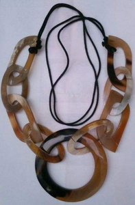 Collares de Cuerno Modernos, Ecológicos, Hechos a Mano, Duraderos y de Alta Calidad, Unisex, con Cadenas de Perlas y Piedras, Estilo Tribal, Artesanía Natural - Product Image 6