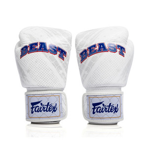 Gants de boxe blancs personnalisés avec impression de lettres, en cuir PU, pour entraînement de Muay Thai, mitaines de frappe, équipement de sparring graphique, vente en gros OEM - Product Image 1