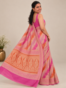 Robe Saree Longue Moderne en Coton Banarsi Rose Orange à Séchage Rapide pour Femme, Tenue Ethnique Festive LoomIndia - Product Image 2
