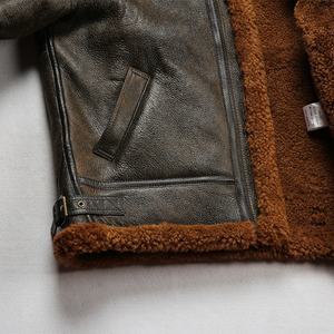 Blouson aviateur en cuir d'agneau véritable pour homme avec col montant et logo frontal, blouson de moto épais avec doublure en cuir d'agneau - Product Image 6