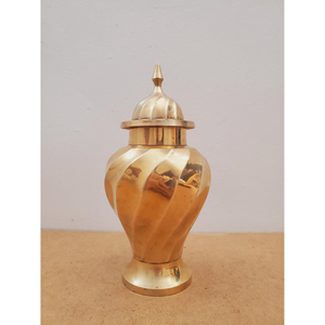 Recipiente para Almacenamiento de Alimentos de Calidad Superior Hecho de Metal con Diseño Único, Bañado en Color Dorado, Aspecto Atractivo, Tarro para Jengibre con Tapa Superior - Product Image 2