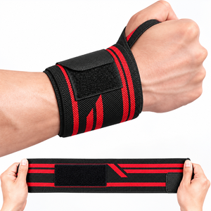 สายรัดข้อมือปรับระดับได้พร้อมตัวล็อคแบบตะขอและห่วงสำหรับยกน้ำหนักและฝึกความแข็งแรง ดีไซน์สีดำแดงสำหรับทุกเพศ - Product Image 1