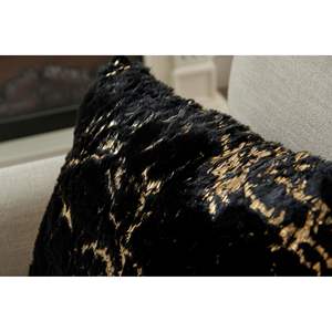 Cuscino decorativo in pelliccia sintetica di cincillà nero di lusso da 22 pollici X 22 pollici - Product Image 4