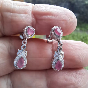 Boucles d'oreilles pendantes en argent sterling avec grappe de rubis, style vintage, faites à la main, bijoux en pierres précieuses, design élégant pour femmes, vente en gros, export - Product Image 1