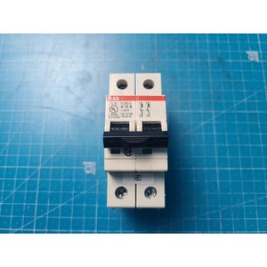Disjoncteur miniature ABB S200 Série S202U K15A, utilisé comme pièce détachée pour équipement semi-conducteur d'époque - Product Image 1