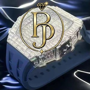 Reloj Briva de Lujo con Caja Cuadrada de Cuarzo Analógico, Esfera de Cristal, Diamantes Baguette, Correa de Caucho Azul Texturizado de Acero Inoxidable, 10 Bar - Product Image 2