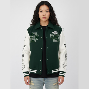 SHY SPORTS Blouson universitaire vert personnalisé OEM avec manches crème, patch brodé motif araignée rose, col plié, style Letterman Bomber - Product Image 4