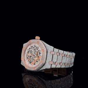 Montre de luxe pour homme à cadran carré orné de diamants, boîtier et bracelet en acier inoxydable, mouvement à quartz analogique, chiffres romains, aiguilles de luxe - Product Image 1
