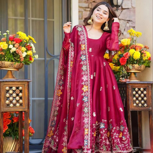 Robe Longue Anarkali Designer Salwar Kameez Indienne Pakistanaise Traditionnelle pour Femme, Tenue de Fête, Longueur Midi, Séchage Rapide, Protection Solaire - Product Image 1