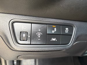 Cerato Forte Sedán 2019 Usado, Automático, Asientos de Cuero, 5 Faros Halógenos, Neumáticos R16, Volante a la Izquierda, Gasolina, Interior Oscuro - Product Image 3