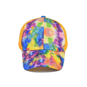 Casquette de baseball personnalisée multicolore tie-dye arc-en-ciel en maille jaune avec impression par sublimation, style vintage et fermeture snapback - Product Image 1