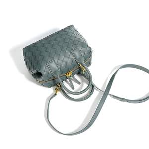 Sac fourre-tout quotidien en cuir véritable imperméable pour femme, style vintage, fermeture éclair, sac à bandoulière minimaliste, tenue décontractée - Product Image 5