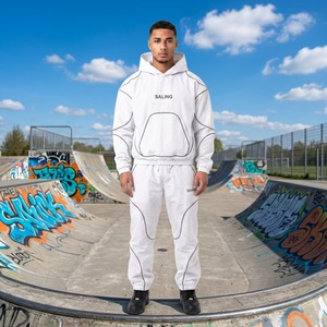 Conjunto Deportivo Personalizado OEM para Hombre, 300GSM, Nylon Grueso, con Ribete Reflectante, Secado Rápido, Sudadera con Capucha Oversize y Pantalones Jogger - Product Image 3