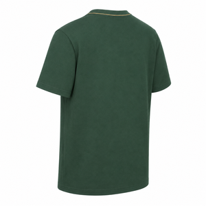 Camiseta Verde Bosque al por Mayor con Cuello Redondo, Ribete Dorado en Contraste y Detalle Geométrico Minimalista, Ropa Casual Personalizada para Hombre - Product Image 3