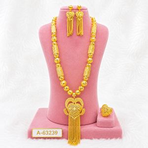 Juego de Joyería Nupcial de Oro Premium con Diseño Intrincado de Filigrana y Pendientes Colgantes A-63239 - Product Image 1