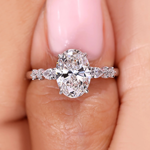 Anillo de Compromiso con Diamante Cultivado en Laboratorio de Corte Oval de Siete Piedras con Piedras Laterales en Forma de Pera, 1.65 Quilates, Oro de 14k, Joyería para Bodas y Fiestas - Product Image 4