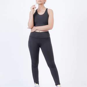 Conjunto Deportivo de 2 Piezas para Mujer, de Secado Rápido, Transpirable, Ecológico, Ajustado, con Cuello en V, Color Degradado y Cierre con Cordón en la Cintura - Product Image 4
