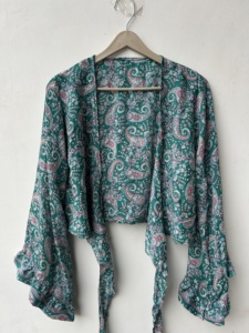 Haut court en soie confortable à manches cloche pour femme, style indien, avec manches longues - Product Image 2