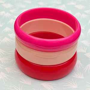 Bracelet manchette épais et rond en résine de fibre d'acétate pour femme, idéal pour le quotidien et les soirées - Product Image 1