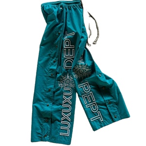 Pantalon de survêtement de sport droit pour hommes taille plus pantalon de survêtement respirant à boutons-pression broderie personnalisée coupe-vent en nylon vente en gros - Product Image 1