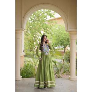 Robe en coton Kora avec miroir et travail Gota Patti - Robe de soirée festive Navratri - Product Image 4