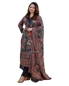 Exquisito Conjunto de Kurti de Diseño en Seda Muselina Cruzada para Fiestas - Estilo Indio y Pakistaní Listo para Enviar - Product Image 3