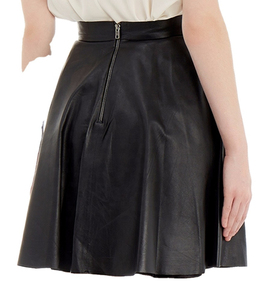 Jupe plissée en similicuir de haute qualité sur mesure pour femmes, taille haute, design évasé, matière PU respirante, fabriquée au Pakistan - Product Image 4