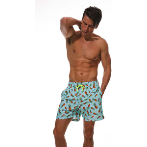 Restez à la mode cet été avec notre dernière collection de shorts de bain pour hommes : des imprimés audacieux, des couleurs rétro et des coupes modernes pour tous les styles. - Product Image 2