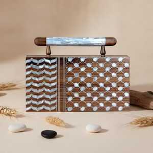 Pochette en bois de luxe style bohème avec incrustation de nacre MOP et motif artisanal pour événements nuptiaux et fêtes - Product Image 1