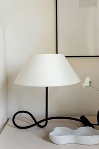 Lampe de table moderne en métal en forme de cloche E26 AC avec abat-jour en tissu blanc, lampe de sol décorative pour salon - Product Image 3