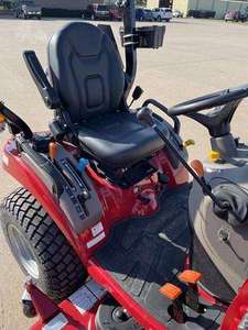 Tractor Agrícola Case IH Rojo 4x4 con Cargador Frontal - Product Image 6