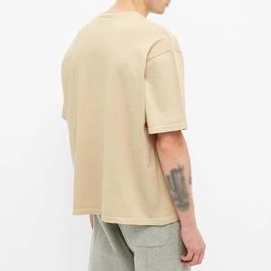Camiseta oversized de moda con hombros caídos y tacto suave de primera calidad, diseñada para atuendos casuales que marcan tendencia. - Product Image 2