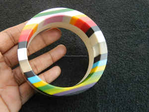 Bouton de manchette artisanal personnalisé hautement poli Bracelet en résine de mode de style vintage pour les femmes de l'Inde - Product Image 3