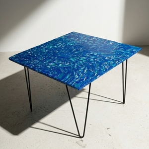 Table basse minimaliste moderne en plastique recyclé 4GoodThings, poignée durable, légère, écologique, meubles de salon - Product Image 4