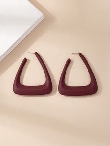 Boucles d'oreilles en résine faites à la main pour femmes, bijoux légers et colorés au design artistique unique, pour occasions décontractées et fêtes - Product Image 4