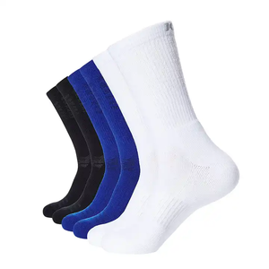 Offre Exceptionnelle : Chaussettes Homme Gris Clair Décontractées Épaisses Mi-longues à Rayures en Tissu Bouclette Respirant pour l'Hiver – Vente en Gros - Product Image 5