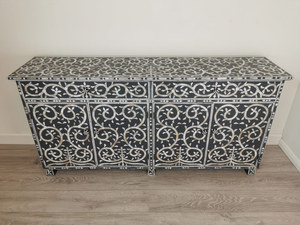 Mueble de Madera con Incrustaciones de Madreperla Hecho a Mano, Mueble Tradicional para Sala de Estar con Puerta de Panel Plano, Diseño Antiguo - Product Image 4