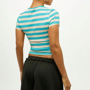 Camiseta Corta a Rayas Personalizada al por Mayor para Mujer, Cuello Redondo, Manga Corta, Ajuste Delgado, Informal, de Algodón Tejido para Verano, Camiseta de Bebé para Mujer - Product Image 2