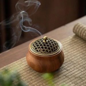 Quemador de Incienso Redondo de Madera con Tapa Perforada de Latón, Porta Incienso Aromático Hecho a Mano - Product Image 1