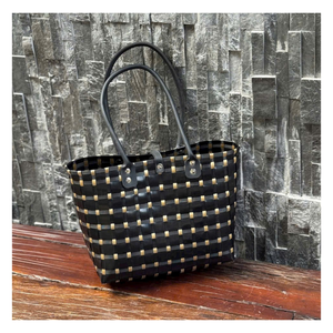 Sac fourre-tout décontracté en plastique coloré, ajouré, portable, nouveau, carré, tissé, double, imperméable, écologique, antistatique, pour les vacances et la plage - Product Image 1