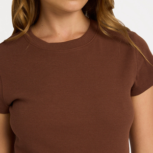 T-shirt à manches courtes en tricot marron pour femme, col rond, couleur unie, coupe décontractée, à porter au printemps et en été - Product Image 5