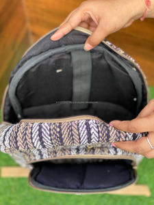 Sac à dos à rayures en chanvre écologique Sac en fibre naturelle durable avec compartiment pour ordinateur portable Idéal pour les voyages, l'école, la randonnée et l'utilisation quotidienne - Product Image 6