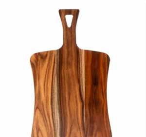 Planche de service rectangulaire mince en bois avec poignée droite et trou de suspension, en bois dur à grain clair, également utilisable comme planche à découper - Product Image 1