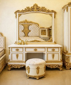 Juego de Muebles de Dormitorio de Lujo de Diseño para Interiores de Villas y Palacios, Colección de Dormitorio Tallado de Lujo para Palacios, Juego de Dormitorio con Almacenamiento - Product Image 4