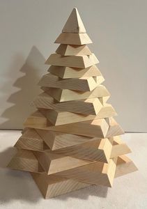 Décoration de Noël classique en bois faite à la main, forme de pin moderne, artisanat d'intérieur, petite taille, base autoportante, sans éclairage inclus - Product Image 1