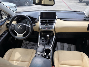 LEXUS NX 300 2020 Usado en Buen Estado en Venta - Product Image 2