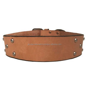 Collar de perro tachonado de cuero marrón de forma profunda y resistente clásico en todos los tamaños y diseños personalizados con hebilla de acabado antiguo - Product Image 4