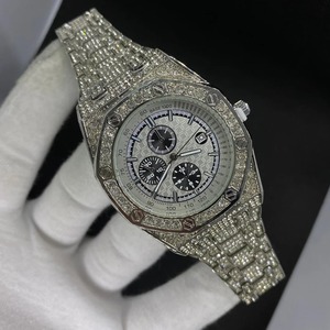 Montre carrée de luxe la plus vendue en moissanite VVS, entièrement sertie, en acier inoxydable, avec verre saphir, mouvement à quartz, alliage, 10 bars - Product Image 1